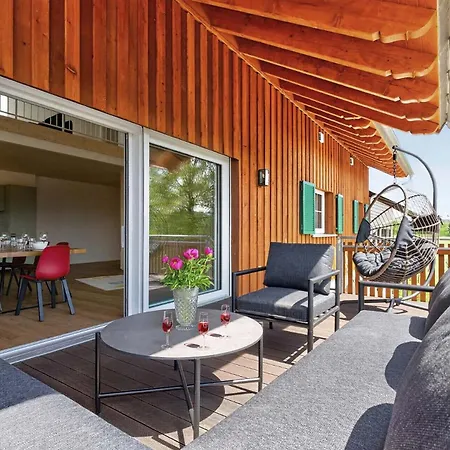 Naegeleried - Grosse Galerie-wohnung Mit Balkon, Heimkino, Garten Apartamento *
