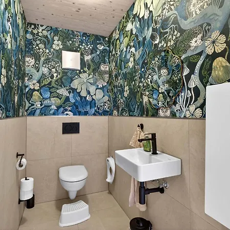 Naegeleried - Grosse Galerie-wohnung Mit Balkon, Heimkino, Garten
