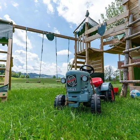 Naegeleried - Grosse Galerie-wohnung Mit Balkon, Heimkino, Garten Sulzberg