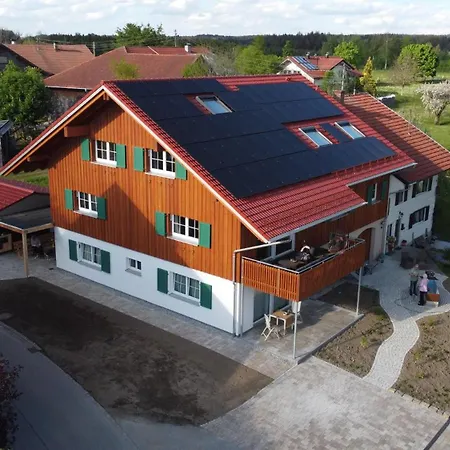 Apartman Naegeleried - Grosse Galerie-wohnung Mit Balkon, Heimkino, Garten *