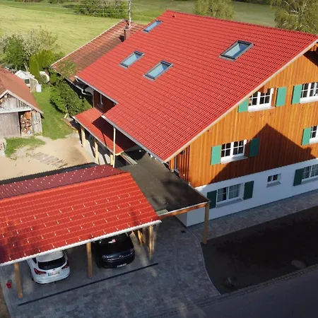 Naegeleried - Grosse Galerie-wohnung Mit Balkon, Heimkino, Garten * Sulzberg