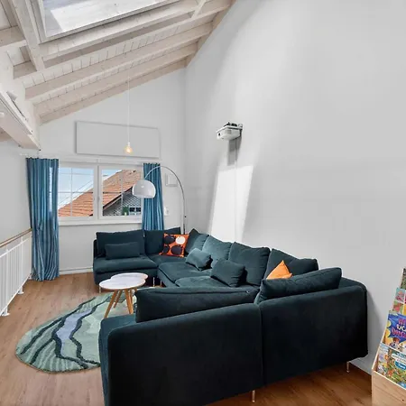 Naegeleried - Grosse Galerie-wohnung Mit Balkon, Heimkino, Garten *