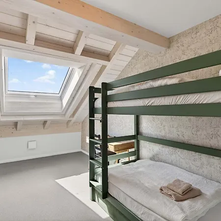 Naegeleried - Grosse Galerie-wohnung Mit Balkon, Heimkino, Garten