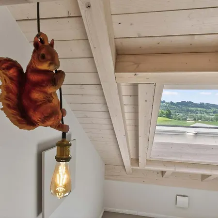 Naegeleried - Grosse Galerie-wohnung Mit Balkon, Heimkino, Garten