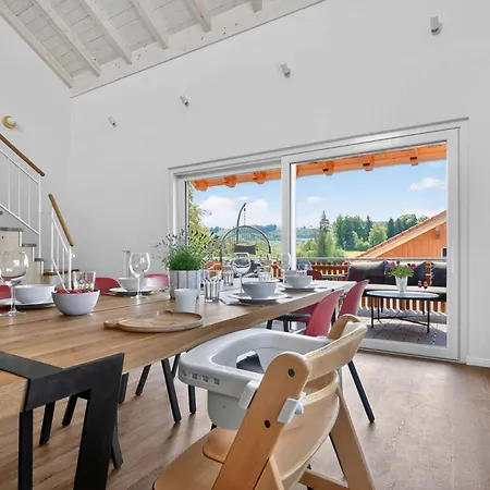 Naegeleried - Grosse Galerie-wohnung Mit Balkon, Heimkino, Garten Sulzberg