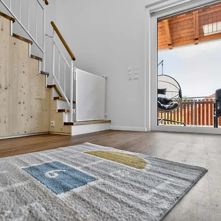 Naegeleried - Grosse Galerie-wohnung Mit Balkon, Heimkino, Garten Apartman