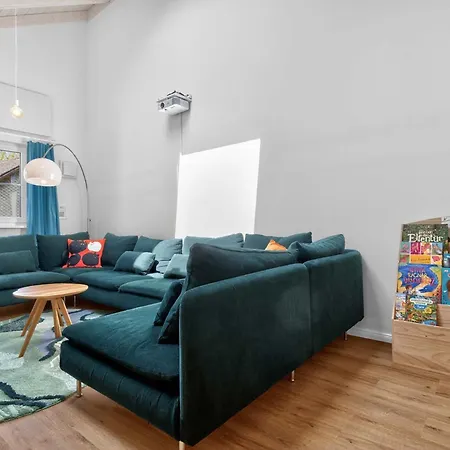 Naegeleried - Grosse Galerie-wohnung Mit Balkon, Heimkino, Garten *