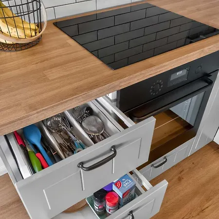 Naegeleried - Grosse Galerie-wohnung Mit Balkon, Heimkino, Garten