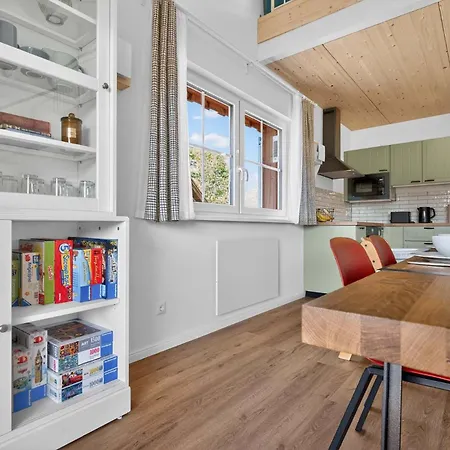 Naegeleried - Grosse Galerie-wohnung Mit Balkon, Heimkino, Garten Apartamento