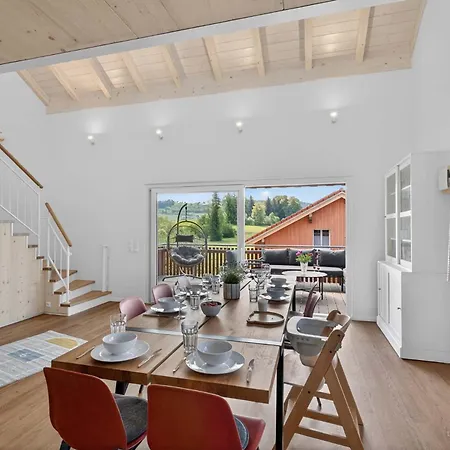 Naegeleried - Grosse Galerie-wohnung Mit Balkon, Heimkino, Garten