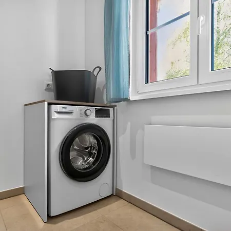 Naegeleried - Grosse Galerie-wohnung Mit Balkon, Heimkino, Garten Apartman