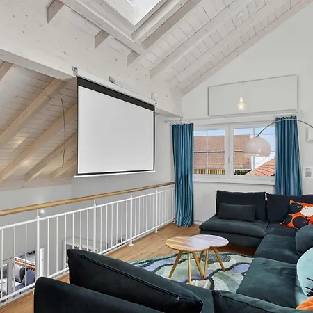 Naegeleried - Grosse Galerie-wohnung Mit Balkon, Heimkino, Garten Apartman