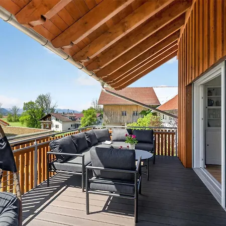 Naegeleried - Grosse Galerie-wohnung Mit Balkon, Heimkino, Garten Sulzberg